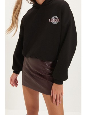 FRM Kadın Moda Şık Relaxed Kapüşonlu Düşük Kol Crop Sırt Baskı Detaylı Kalın Içi Polarlı Örme Sweatshirt