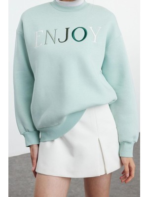 FRM Kadın Regular Bisiklet Yaka Düşük Kol Standart Slogan Nakış Detaylı Normal Kalıp Örme Sweatshirt