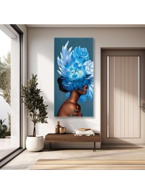 Limitless Design Başında Mavi Çiçekli Yeşil Ojeli Model Boyuna Dikey Hd Baskı Kanvas Tablo