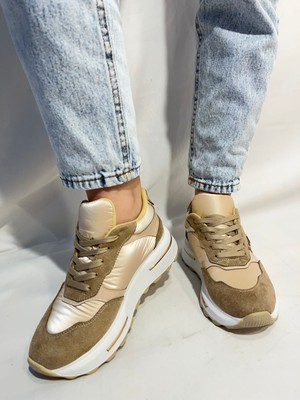 Best Shoes Kadın Bej Gold Detaylı Paraşüt Kumaş Spor Ayakkabı