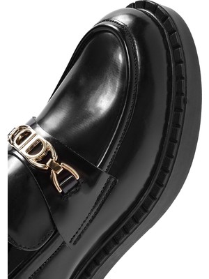 Derimod Kadın Siyah Toka Detaylı Maskülen Loafer 24WFE252322