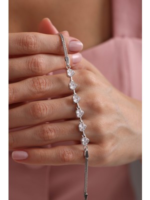 Nereze 925 Ayar Gümüş Rodyum Kaplama Beyaz Taşlı Sıralı Kalp Model Bileklik