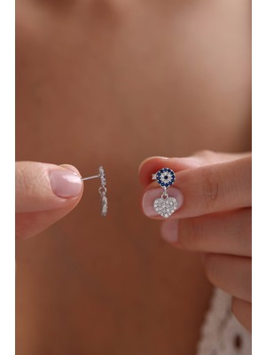 Nereze 925 Ayar Gümüş Rodyum Kaplama Minik Nazar Sallantılı Kalp Küpe