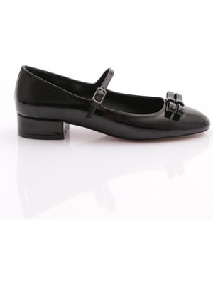 Dgn 2330 Kisa Topuklu Arkasi Kapali Kemerli Kadin Babet