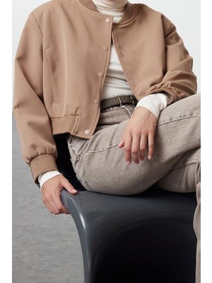 Ersefa Tasarım Düz Astarlı Yaka Crop Bol Hakim Kadın Oversize Crop Ince Bomber Mont