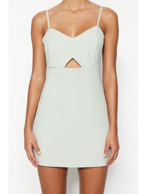 Ersefa Kadın Moda Boru Paça Kalp Yaka Ekose Kareli Desen Kısa Pencere Detaylı Askılı Mini Dokuma Tulum