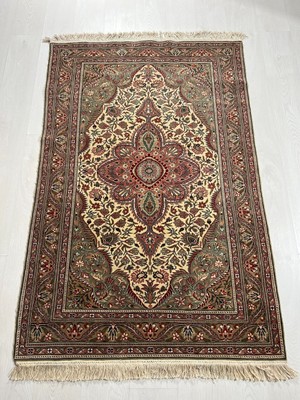 Designev 115x174 Cm Çiçek Desenli Osmanlı Stili El Dokuma Harika Renkli Halı