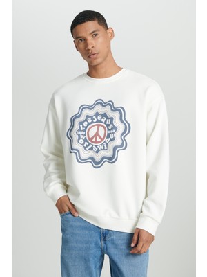 Lee Relaxed Fit Geniş Kesim Bisiklet Yaka İçi Polarlı Ekru Sweatshirt