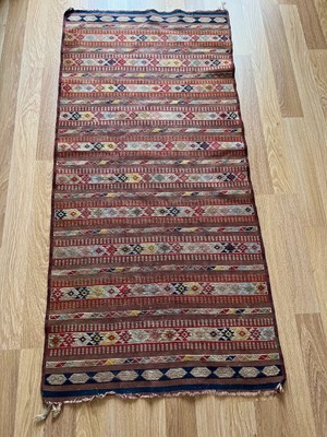 Kilim 82x170 Cm Kırmızı Renkli El Dokuma Türk Antik Kilimi Yıkanabilir Etnik Yolluk