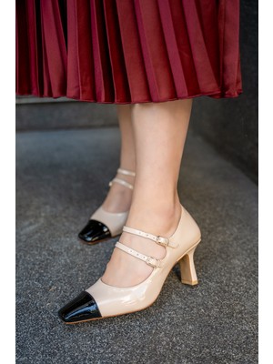 Laminta Vote Bej Toka Detaylı Küt Burun Kadın Topuklu Ayakkabı