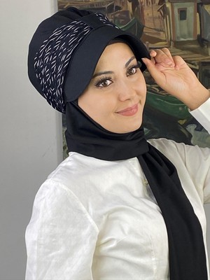 Siyah Siyah Beyaz Desenli Biritli Atkılı Şapka