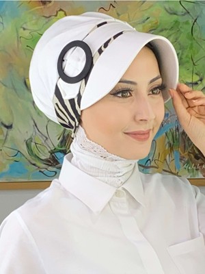 Butik AmbarNazlı Model Tokalı Iri Zebra Desenli Tesettür Beyaz Şapka