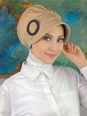 Butik Ambar Nazlı Model Tokalı Küçük Sütlü Kahve Kazayaklı Tesettür Şapka