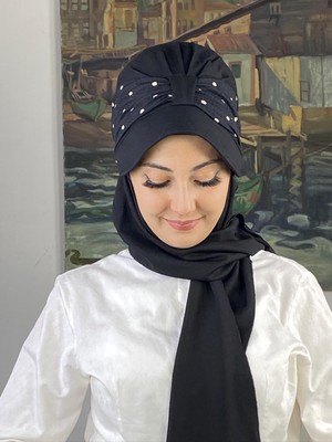 Siyah Puanlı Biritli Atkılı Şapka