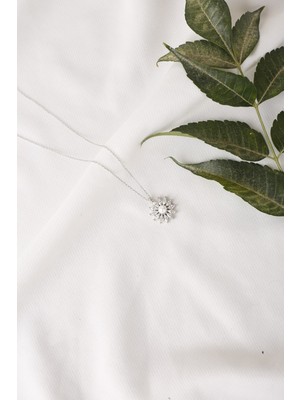 Sunshine 925 Ayar Gümüş,rodyum Kaplama Işıklı Kutuda Güneş Çiçeği Kolye