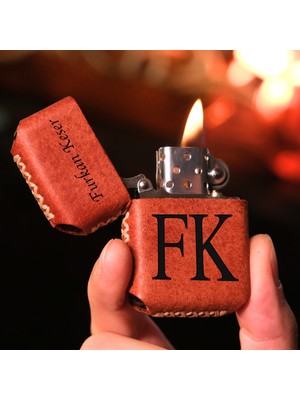 Vagave Kişiye Özel Benzinli Çakmak Hakiki Deri Zippo Tarzı Çakmak İsme Özel Çakmak Deri Kaplama Benzinli Erkek Çakmak Yıl Dönümü Doğum Günü Hediyesi