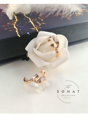 Sonat Collection Xuping Vip Seri  Zirkon Taşlı Gold Renk Çelik Küpe