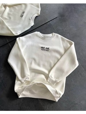 Tarz Yeri Bisiklet Yaka Üç Iplik Baskılı Oversize Sweatshirt - Beyaz