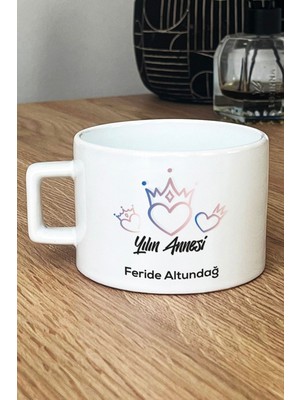 Hedizu Kişiye Özel Anneye Yılbaşı Hediyesi Lüks Fincan Beyaz  Yılın Annesi