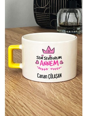 Hedizu Kişiye Özel Seni Seviyorum Annem Lüks Fincan Sarı Anneye Doğum Günü Hediyesi