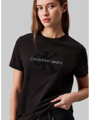 Calvin Klein Jeans Yuvarlak Yaka Nakışlı Siyah Kadın T-Shirt Chenılle Monologo Regular Tee