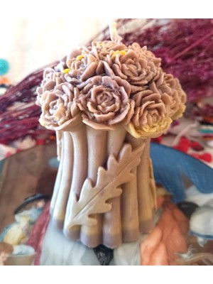 SOYA KOKULU MUM GÜL DEMETİ
Shanti Concet
açık gri mum esansı