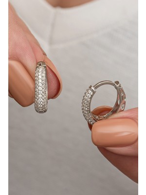 Nereze 925 Ayar Gümüş Rodyum Kaplama U Model Zirkon Taslı Desenli Küpe