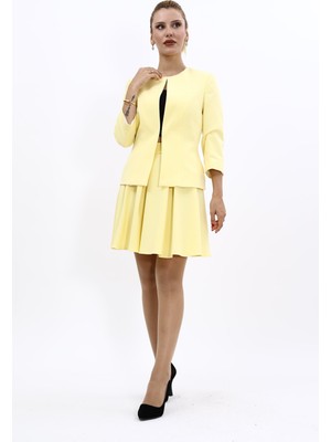 Önder Özsoy Sıfır Yaka Düz Kısa Ceket &  Kısa Kloş Etek-Sarı