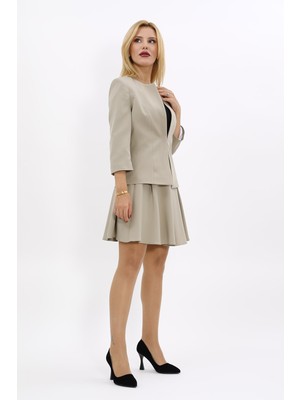 Önder Özsoy Sıfır Yaka Düz Kısa Ceket &  Kısa Kloş Etek-Bambu