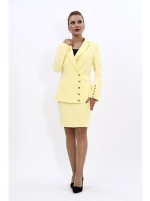 Önder Özsoy Erkek Yaka Düğme Detaylı Ceket & Yırtmaçlı Düz Dar Etek-Sarı