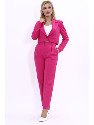 Önder Özsoy Erkek Yaka Tek Düğmeli Kısa Ceket & Kemerli Köprülü Dar Paça Pantolon-Fuşya