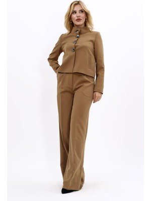 Önder Özsoy Oval Dik Yaka Kısa Ceket &  Korsaj Kemer Palazzo Pantolon-Camel