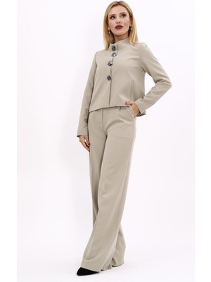Önder Özsoy Oval Dik Yaka Kısa Ceket &  Korsaj Kemer Palazzo Pantolon-Bambu