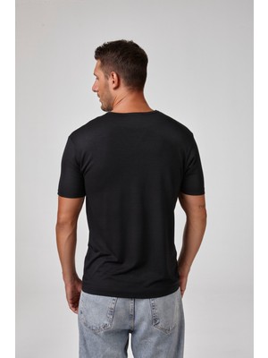 Relactive Erkek Kısa Kollu Üçgen Biyeli T-Shirt
