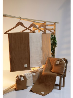Elays Baby Elaysbaby Dört Katlı Kışlık Çantalı %100 Pamuk Müslin Battaniye ve Örtü Seti 90X120CM