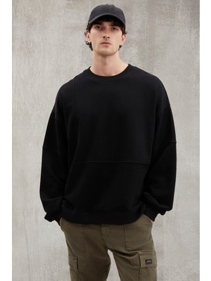 Allen Erkek Parçalı Arkası Uzun Yırtmaclı Polarsız Yuvarlak Yakalı Siyah Sweatshirt