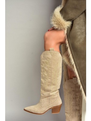 Fox Shoes Bej Süet Kadın Kovboy Model Çizme Kalın Topuklu Günlük Kullanım İçin Şık Tasarım