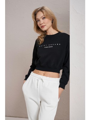 Tena Kadın Siyah Quiet Dreams Baskılı Üç Iplik Crop Sweatshirt