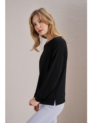 Tena Kadın Siyah Modal Kumaş Bisiklet Yaka Yanı Yırtmaçlı Basic Sweatshirt