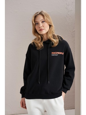 Tena Kadın Siyah Fake People Baskılı Kanguru Cepli Üç Iplik Sweatshirt