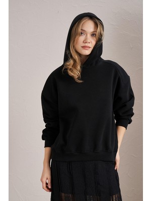 Tena Kadın Siyah Kapüşonlu Oversize Basic Sweatshirt