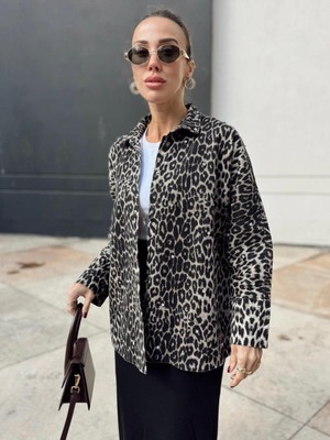 Kadın Taş Zımba Detay Oversize Leopar Ceket 2326