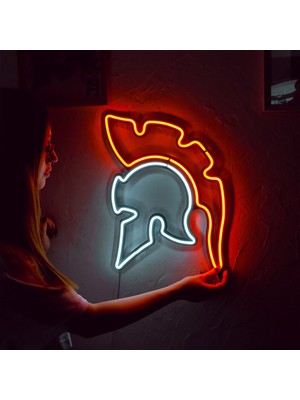 Tol Camp Şövalye (Knight) Neon LED Işık - Metal Üzerine Neon Duvar Dekoru, Turuncu ve Gün Işığı, 32 cm x 48 cm