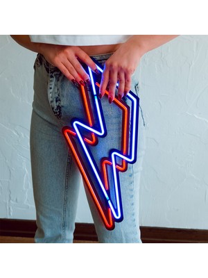 Tol Camp Flash Neon Süsü - Metal Üzerine Dekoratif Renkli Işıklı Duvar Aydınlatması Tablo Tabela | 20,5 cm x 48,5 cm