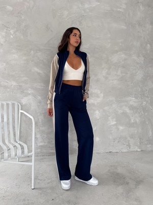 Kadın Trend Eşofman Takımı Dik Yaka Fermuarlı Bol Paça Yanları Şeritli Aysho Model