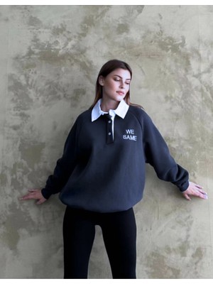 Lacivert Oversize Sweatshirt Beyaz Gömlek Yakalı Düğmeli Nakış Işlemeli