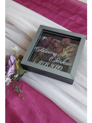 Verda Çerçeve 20X20X5 cm Isimli Siyah-Füme Anı Çerçevesi! Yeni Moda Çiçek Anı Çerçevesi!