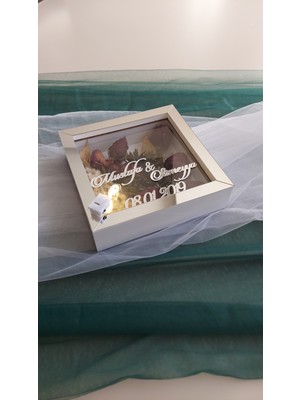 Verda Çerçeve 20X20X5 cm Ledli+Isimli Beyaz-Gümüş Anı Çerçevesi! Yeni Moda Çiçek Anı Çerçevesi!