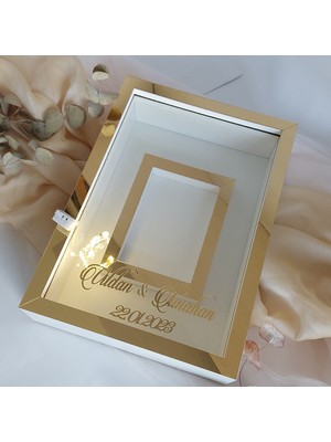 Verda Çerçeve 25 x 35  cm  Yarı Kaplama Ledli+Isimli Beyaz-Gold Anı Çerçevesi! Yeni Moda Çiçek Anı Çerçevesi!