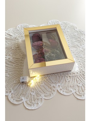 Verda Çerçeve 15 x 20 x 5  cm  Ledli Beyaz-Gold Anı Çerçevesi! Yeni Moda Çiçek Anı Çerçevesi!